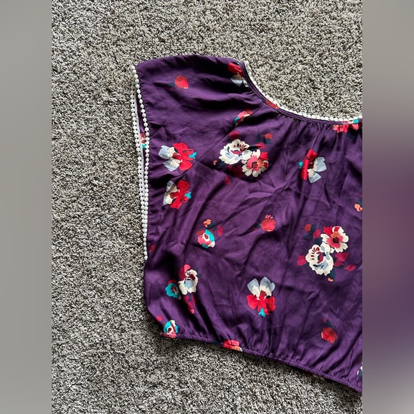 American eagle. Women’s shirt size small. - Picture 5 of 6